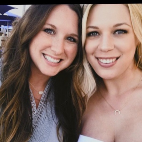 Meet your Posher, Allison - Picture 1 of 1